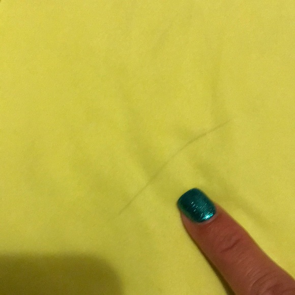 Women’s Under armour shirt - Picture 5 of 5